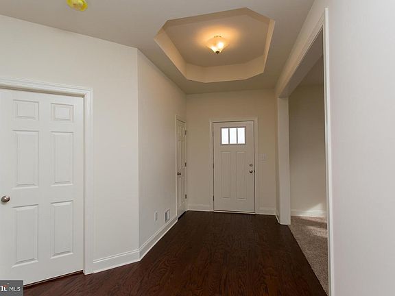 2nd image of 783 Idlewyld Dr