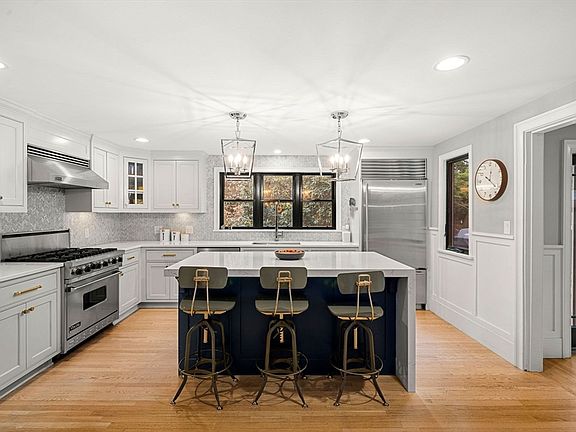 3rd image of 16 Woodholm Rd