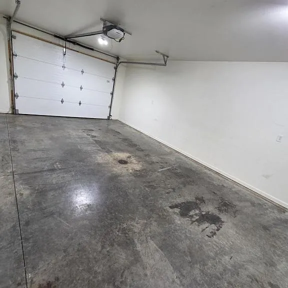 685 Camp St — Photo 24