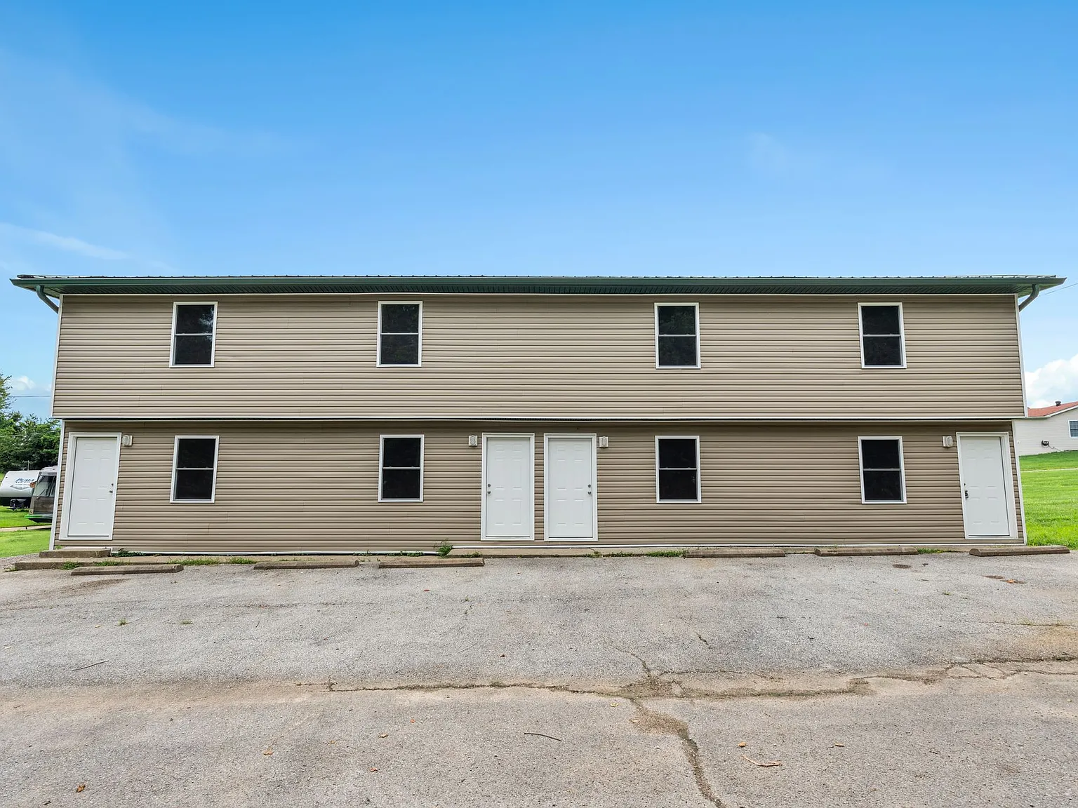 2 bed, 900 sqft, $1,000 — Photo 3