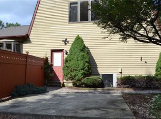 253 Hattertown Rd, Monroe, CT 06468