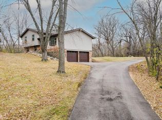 2028 Eaglewood Ln, Shakopee, MN 55379