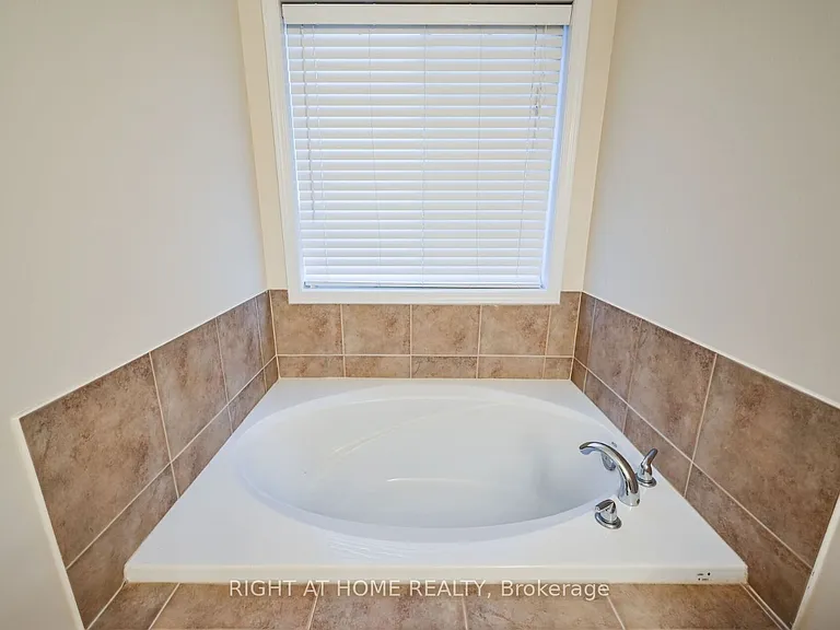 842 Luxton Dr — Photo 22