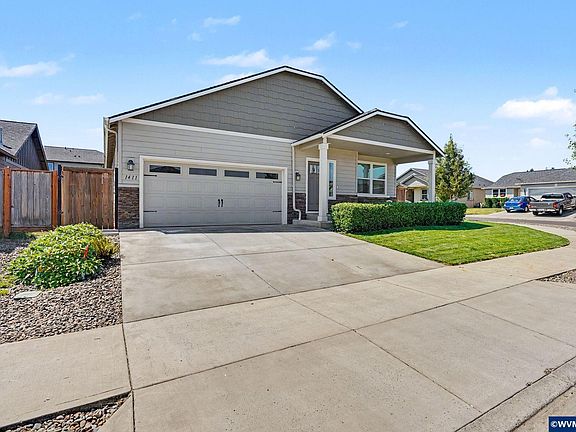 2nd image of 1411 SE Snowberry Ave