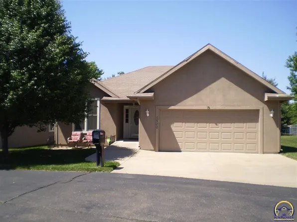 5500 SW Chapella St, Topeka, KS 66614