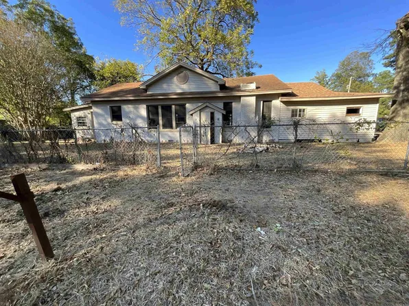 2221 E 11th St, Texarkana, AR 71854