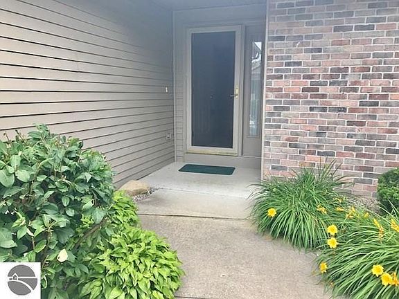 2nd image of 3608 Courtney Pl