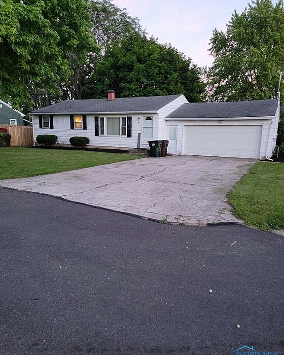 1st image of 81 Fostoria St
