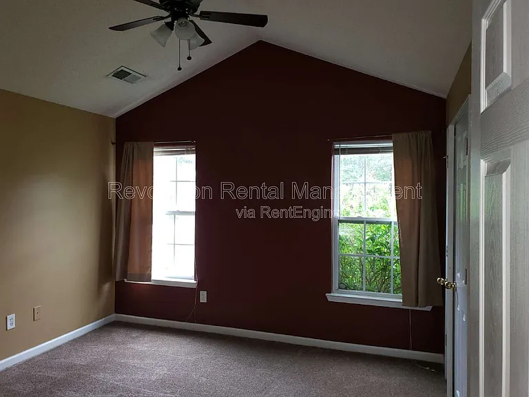 532 Epris Ln — Photo 6