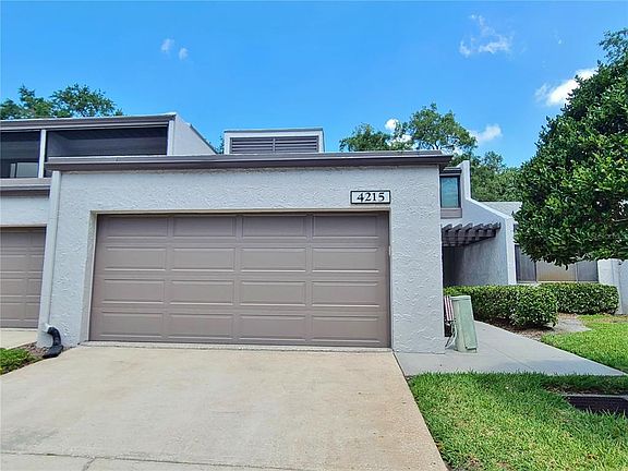2nd image of 4215 Fairway Cir