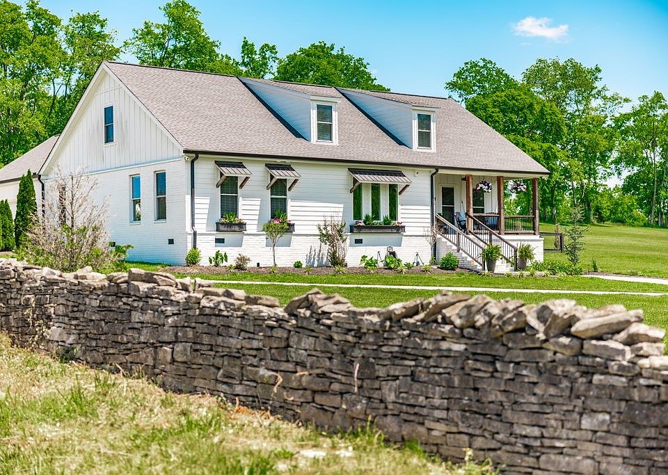 1st image of 794 Brights Ln