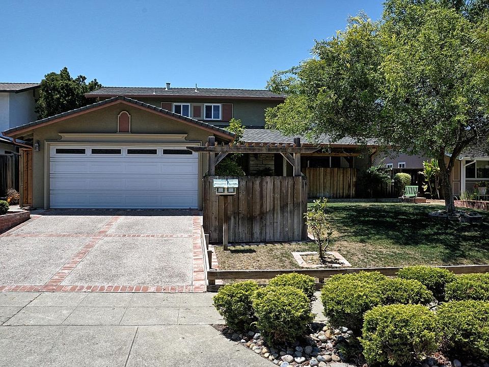 1st image of 1577 Blackhawk Dr