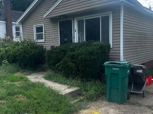 10135 Baron Dr, Saint Louis, MO 63136
