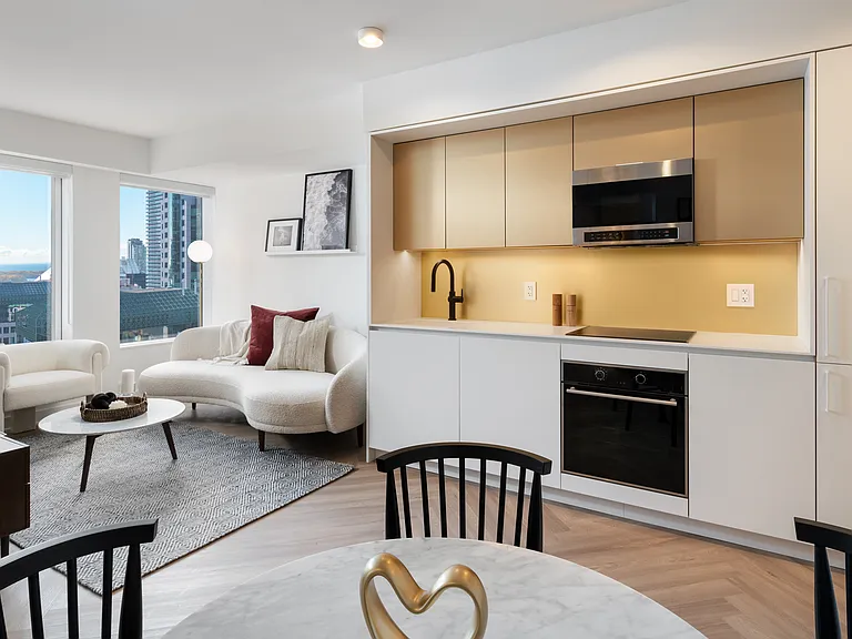 225 Adelaide St W — Photo 11