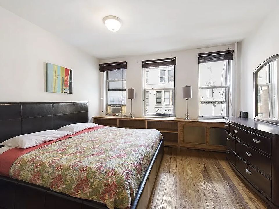 2nd image of 140 W 46th St APT 3F