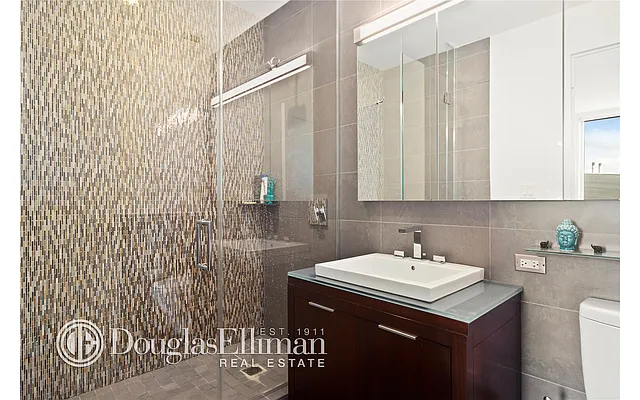 Rented by Douglas Elliman | media 21