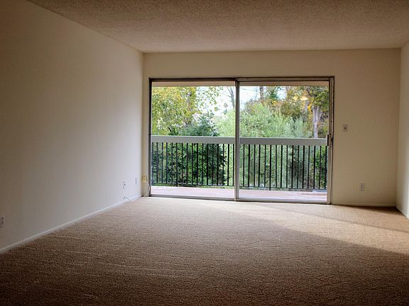 3rd image of 5514 Armitos Ave APT 60