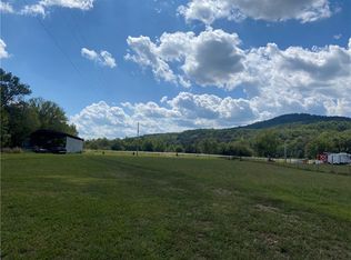 10534 Highway 16, Combs, AR 72721