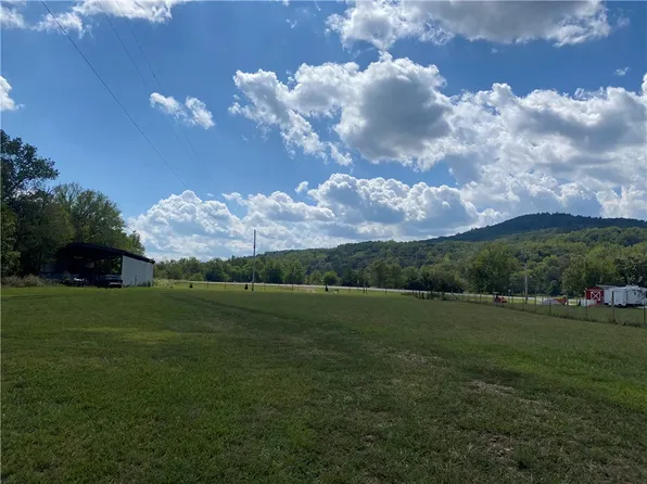 10534 Highway 16, Combs, AR 72721