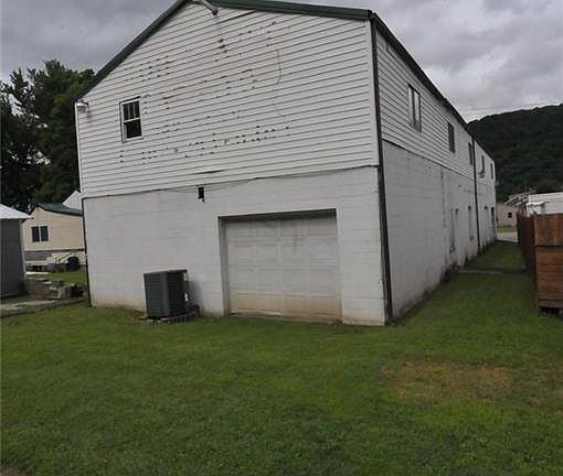 5th image of 8403 Maccorkle Ave