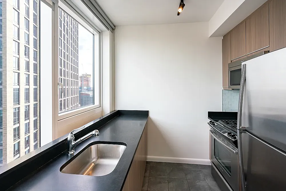 66 Rockwell Place — Photo 2