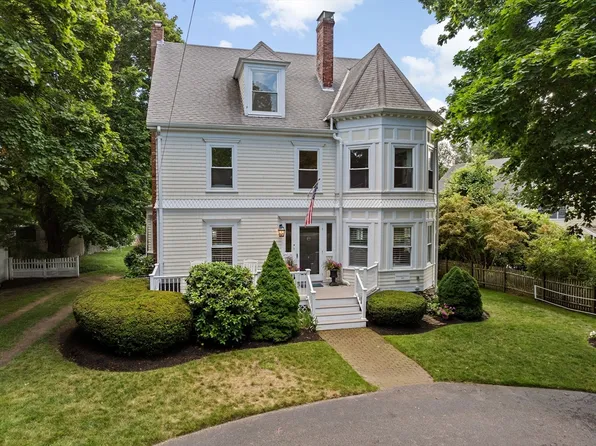 561 Washington St, Duxbury, MA 02332