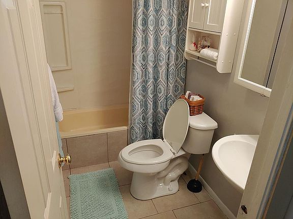 4th image of 6309 W Moss Ln