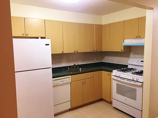 Rented by Le Parc Property Management LTD. | media 22