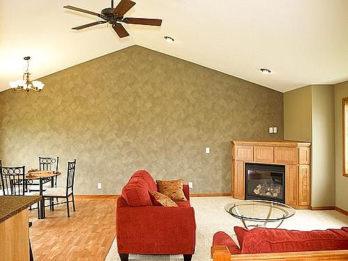 4th image of 296 Glenmeadow St