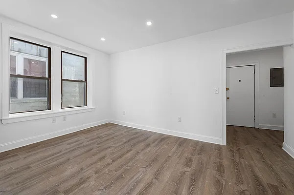 Rented by Voro, LLC | media 4