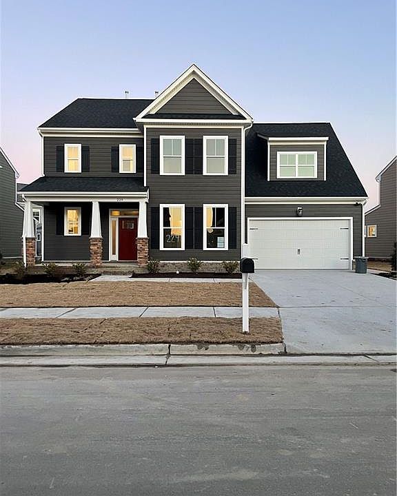 1st image of 226 Tassell Cres