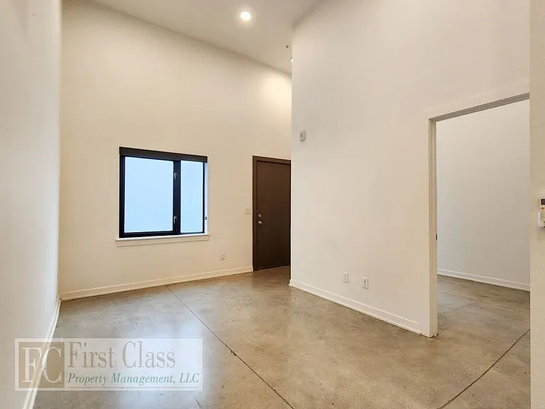 3334 SE Belmont St #104 — Photo 5