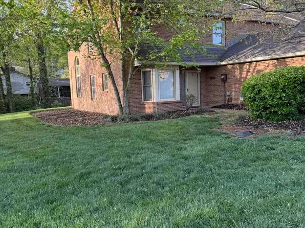 10400 Ravenbrook Ln, Knoxville, TN 37922