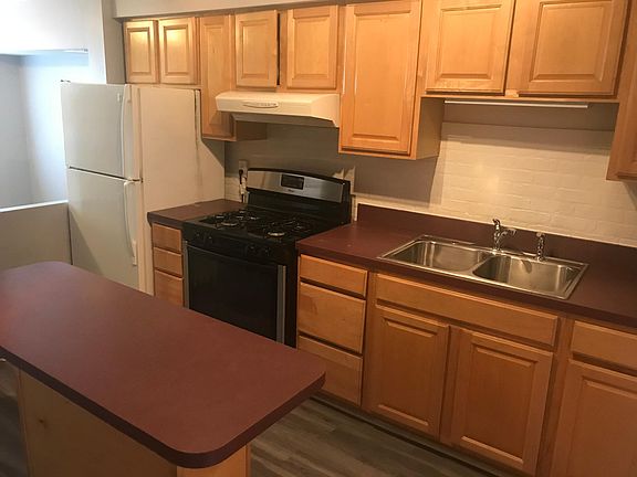 2nd image of 907 S Oak Park Ave Floor 2
