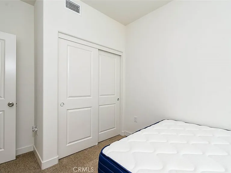 1814 E 1st St #330 — Photo 27