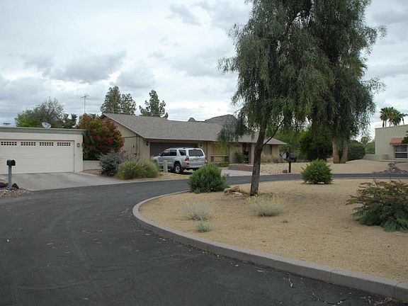 4th image of 840 E Village Circle Dr N
