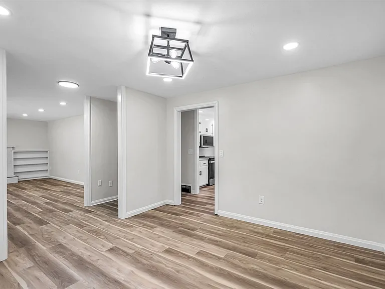 557 Maple Rd #1 — Photo 21