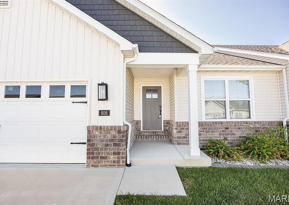 1st image of 806 Applewood Creek Dr