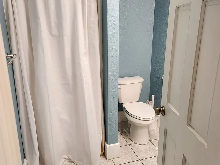 105 E Sycamore St #A — Photo 12
