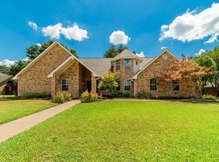 33 York Dr, Edgecliff Village, TX 76134