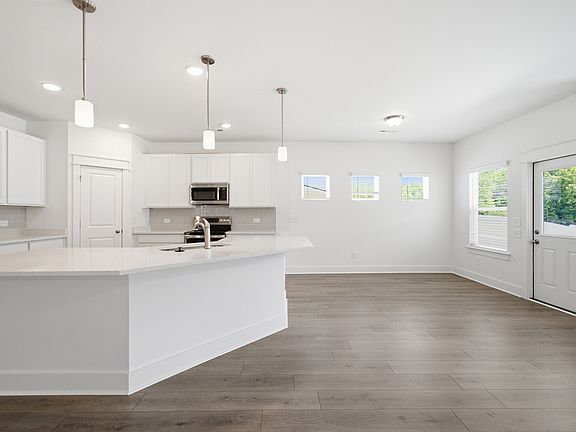 5th image of 26 Fairlawn Dr Lot 26