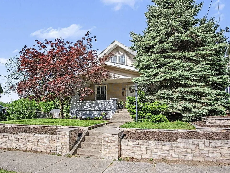 101 Arthur Ave NE