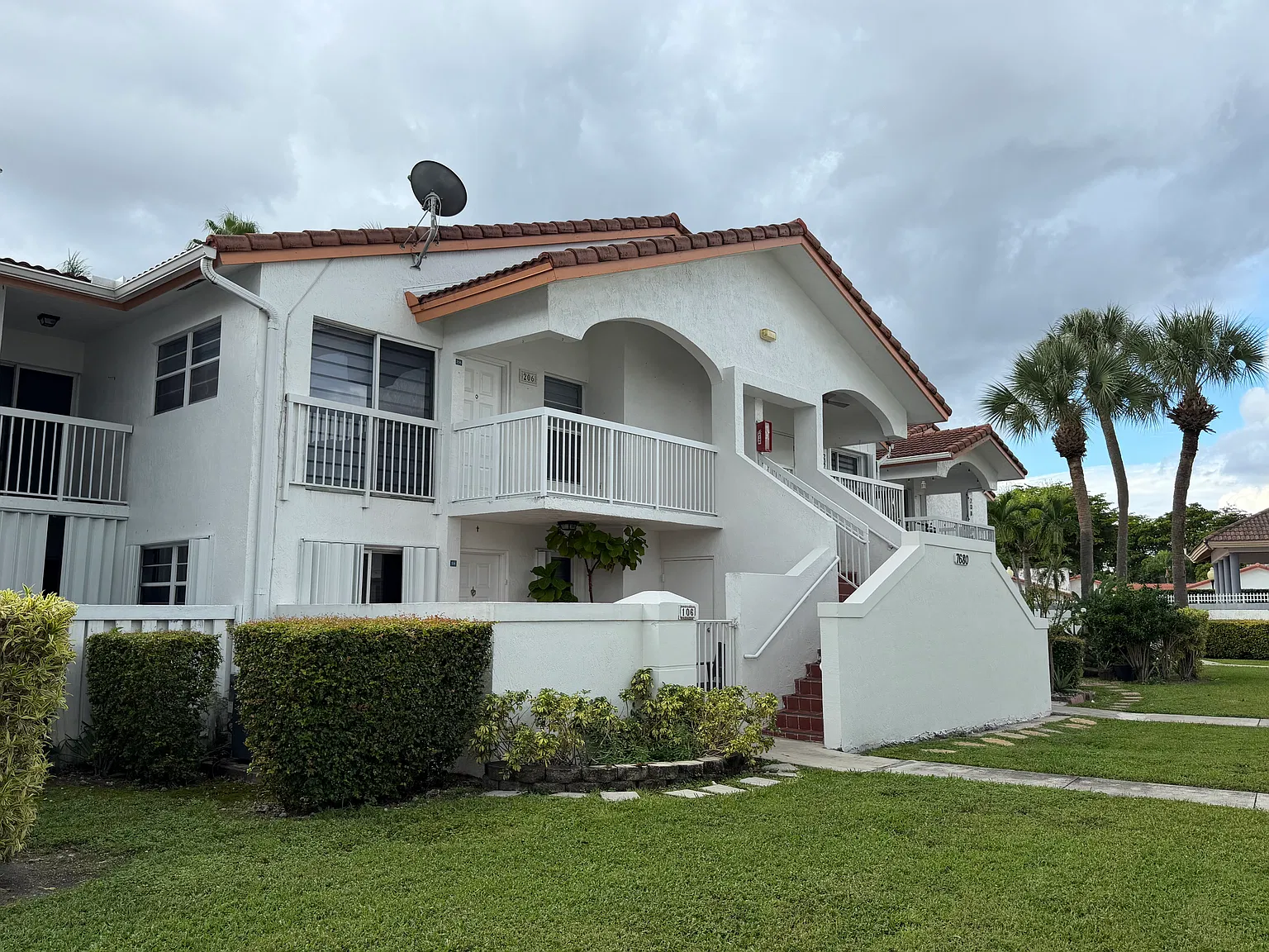 2 bed, 880 sqft, $2,150 — Photo 2
