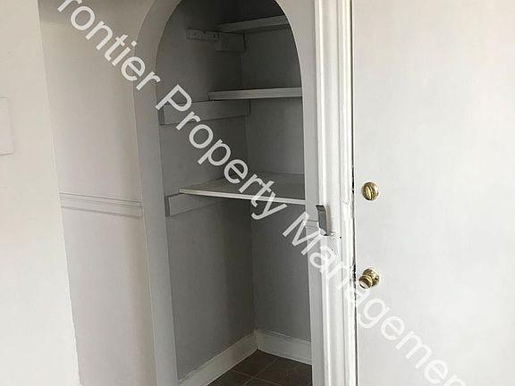 4th image of 2623-25 Indiana Ave #2F-A