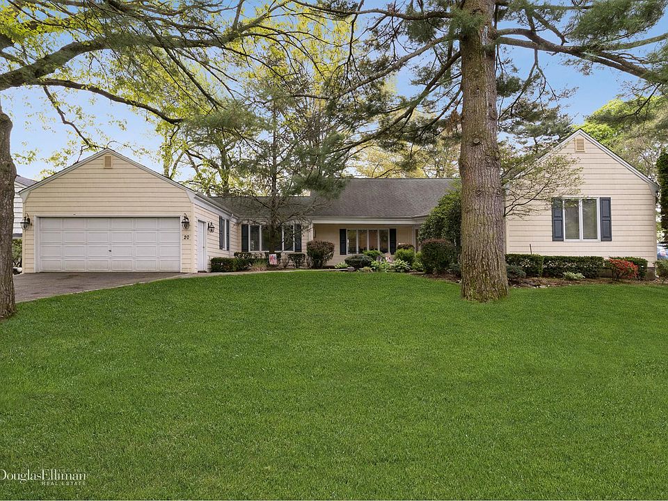1st image of 20 Crescent Dr