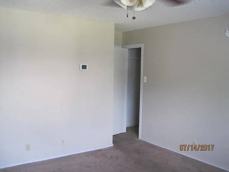 4906 Kenton Lake — Photo 13
