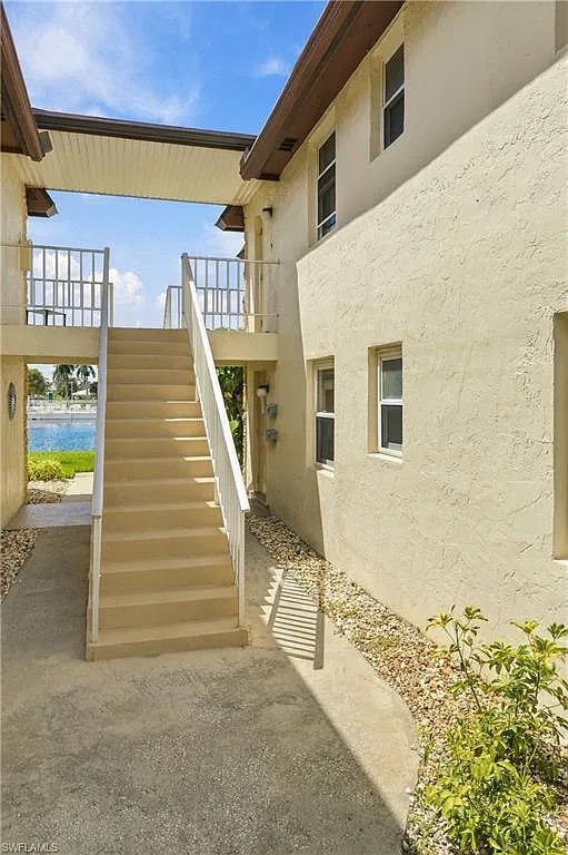 2 bed, 2.0 bath, 1062 sqft, $2,300 — Photo 3