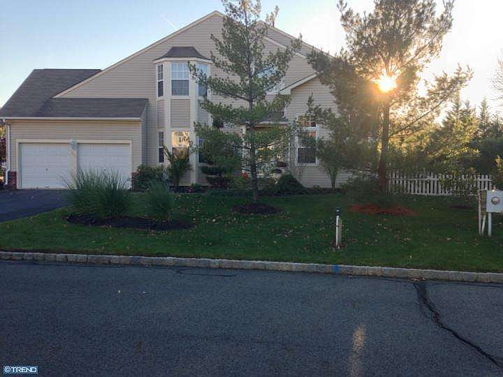 2nd image of 207 Bromley Pl