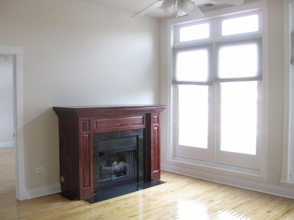 2nd image of 2209 N Halsted St #3S