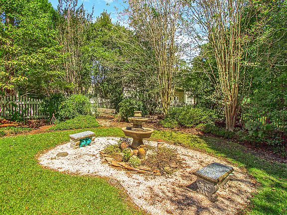 5th image of 152 Sweetbay Dr